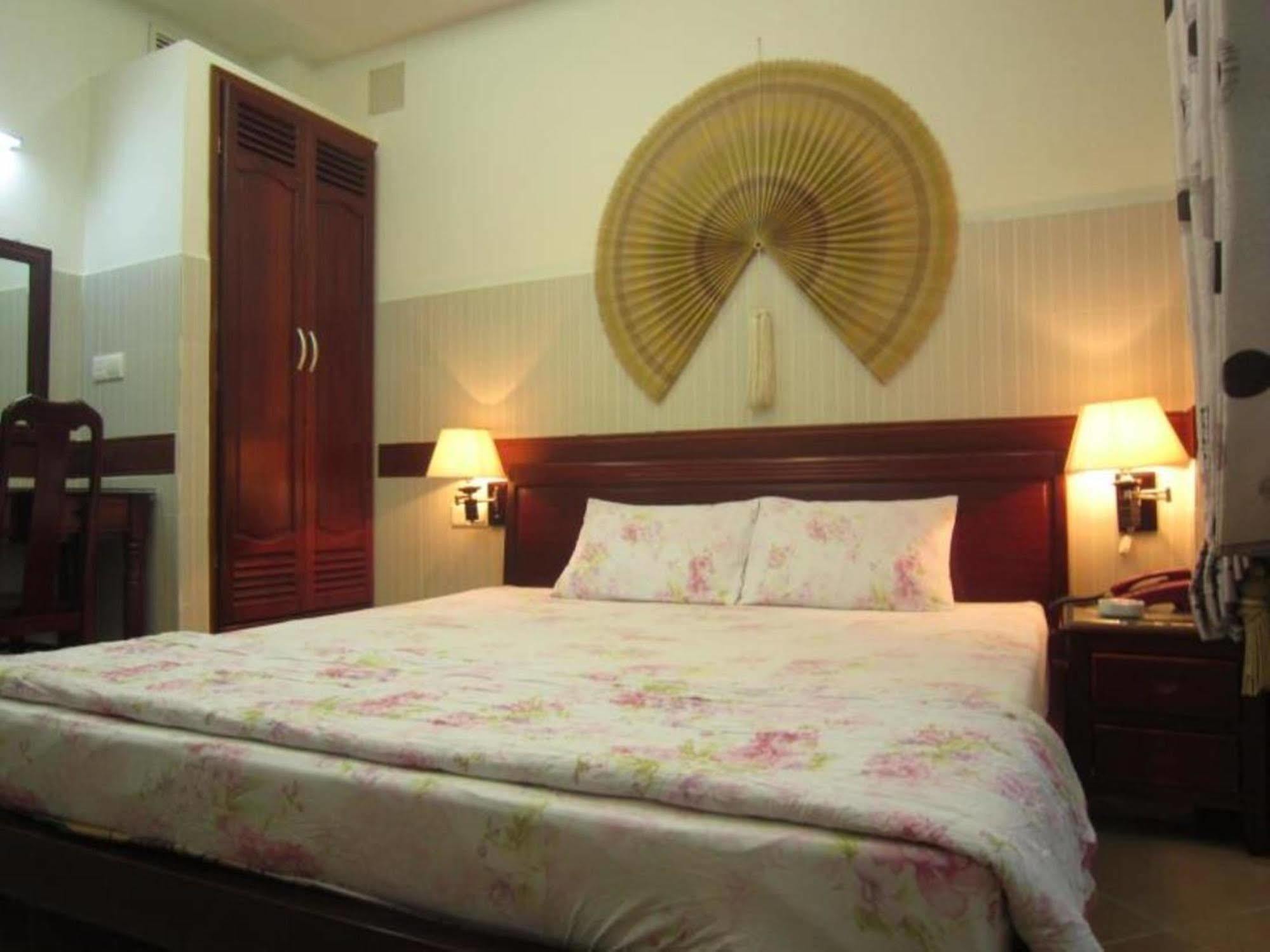 Hoang Thanh Thuy Airport Hotel 1 - Gan Am Thuc Dem Cho Hoang Hoa Tham Ho Chi Minh City Exterior photo