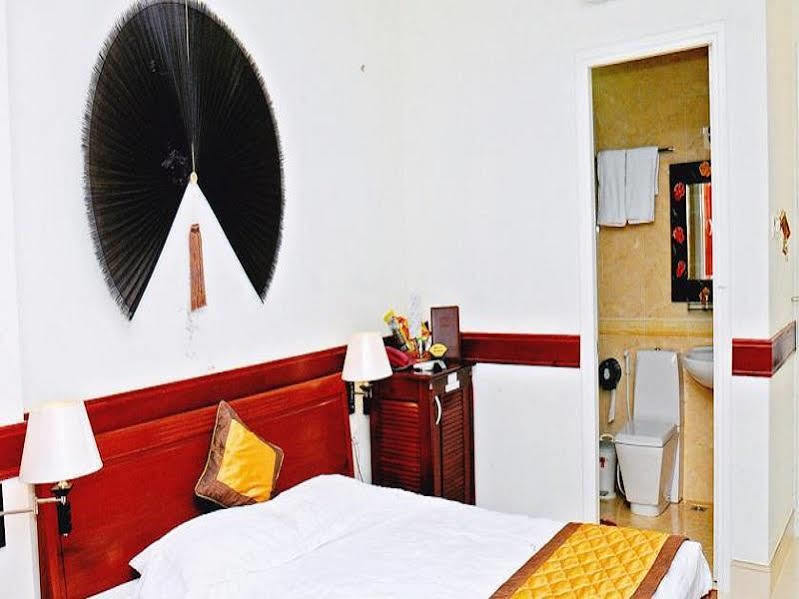 Hoang Thanh Thuy Airport Hotel 1 - Gan Am Thuc Dem Cho Hoang Hoa Tham Ho Chi Minh City Exterior photo